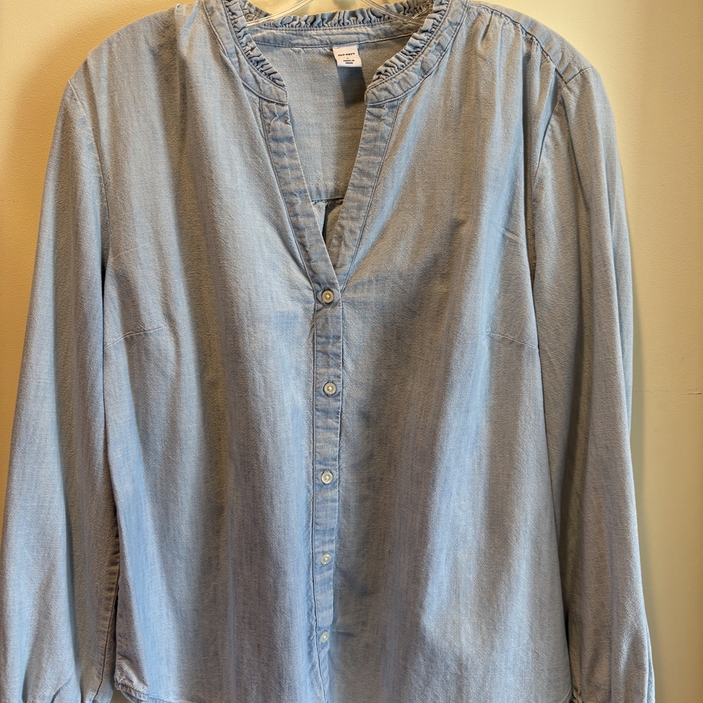 Old Navy Light Blue Button-Up Top